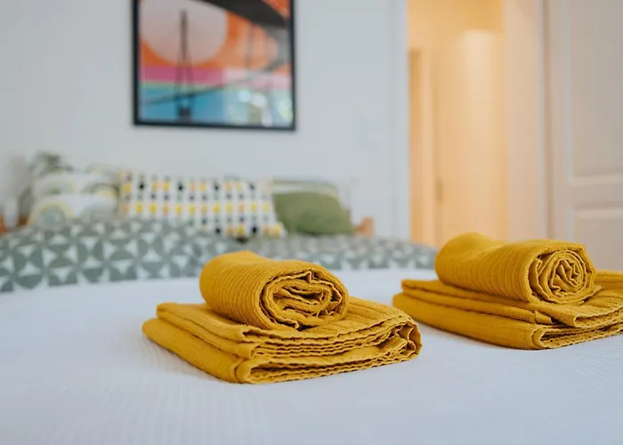 Stylish 2 App In Trendy District Of Apartment