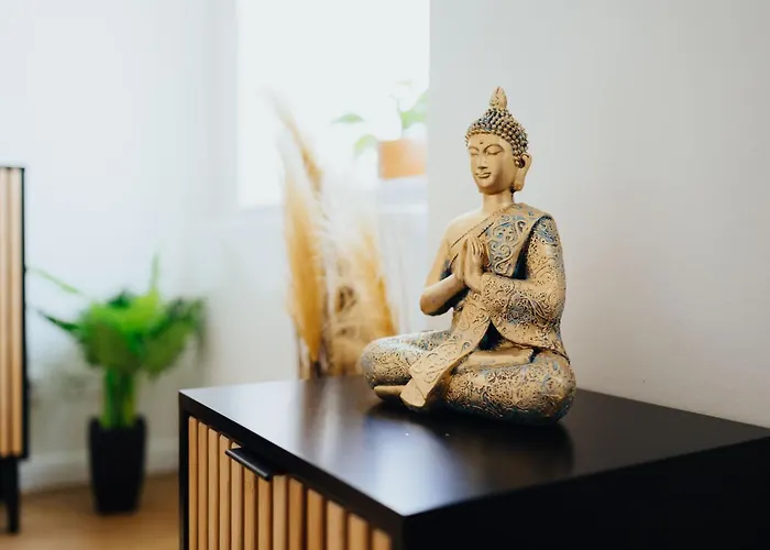 Stylish 2 App In Trendy District Of Apartment