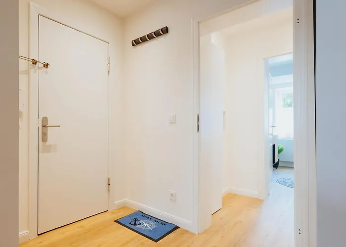 Stylish 2 App In Trendy District Of Apartment *